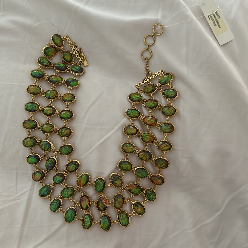Gorgeous BNWT AMRITA SINGH necklace reversible